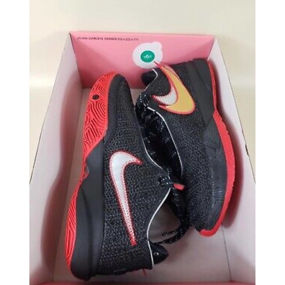 Athletic_Shoes
